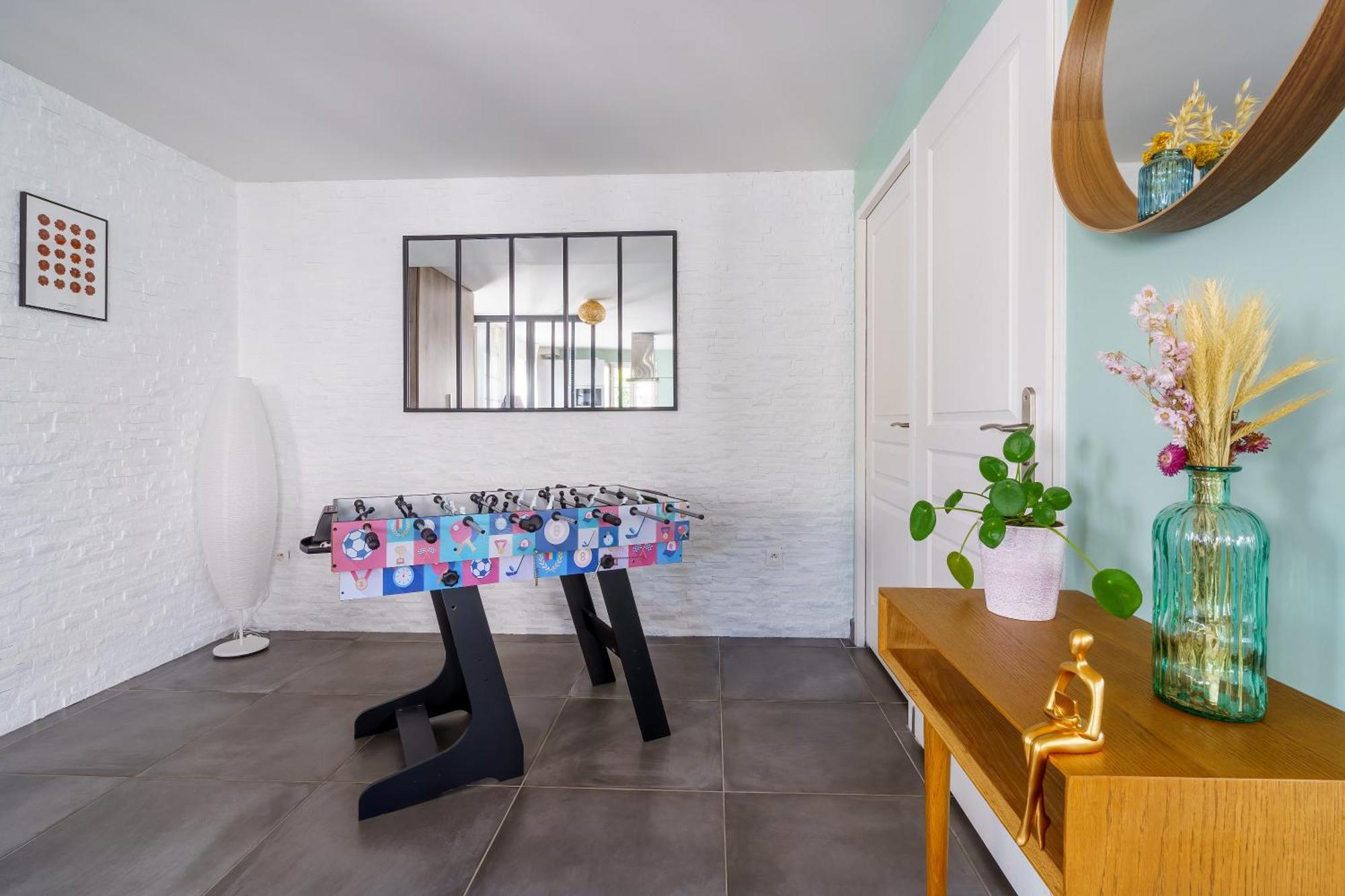 Apartment Le Pavillon Emeraude - Jardin - Parking Prive Prive - Proche Chantilly & Parc Asterix - Kids Friendly Jeux Babyfoot Tram-poline - Rer D Direct Paris *