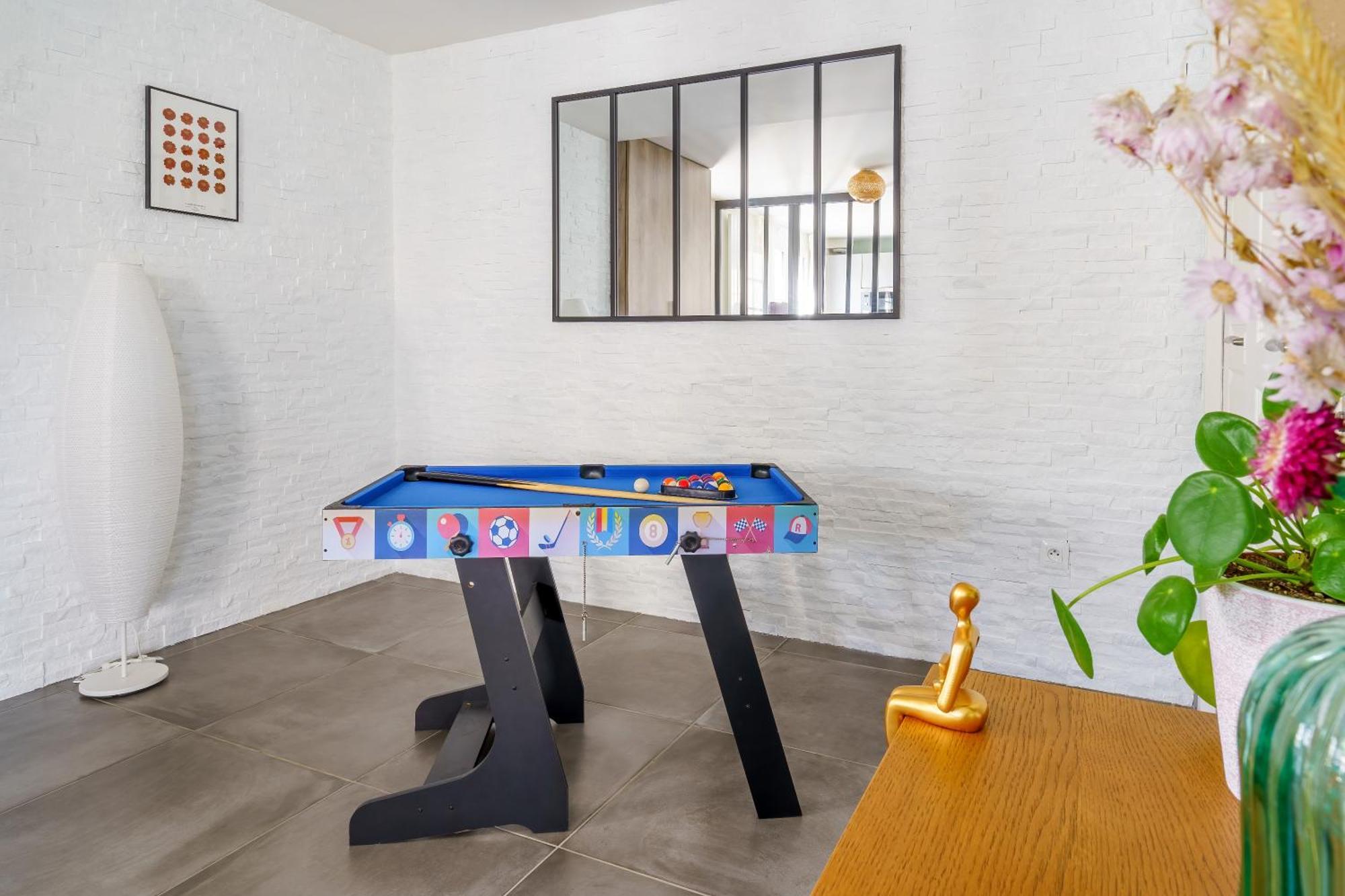 Apartment Le Pavillon Emeraude - Jardin - Parking Prive Prive - Proche Chantilly & Parc Asterix - Kids Friendly Jeux Babyfoot Tram-poline - Rer D Direct Paris Coye-la-Foret
